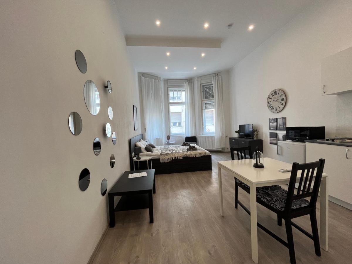 D58 Superior Apartments In The City Center Budapest Exteriör bild